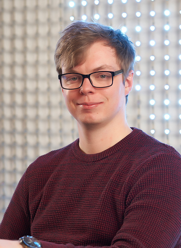 Random42 Zack Bloundele Headshot