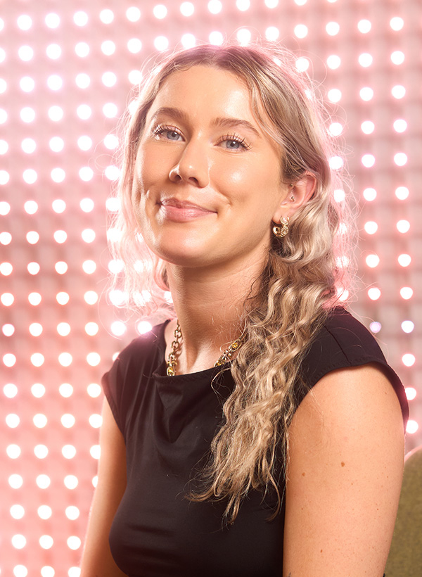 Random42 Naomi Carlow Headshot