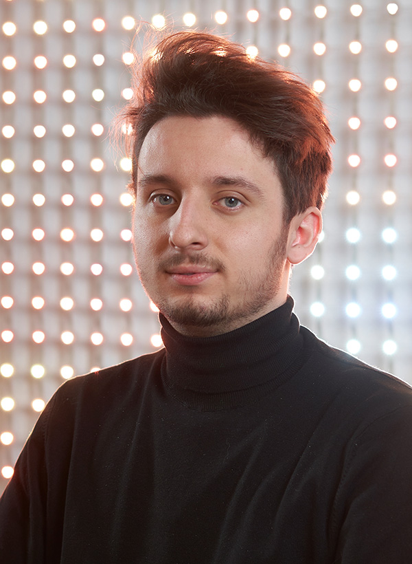 Oliver Prior Headshot